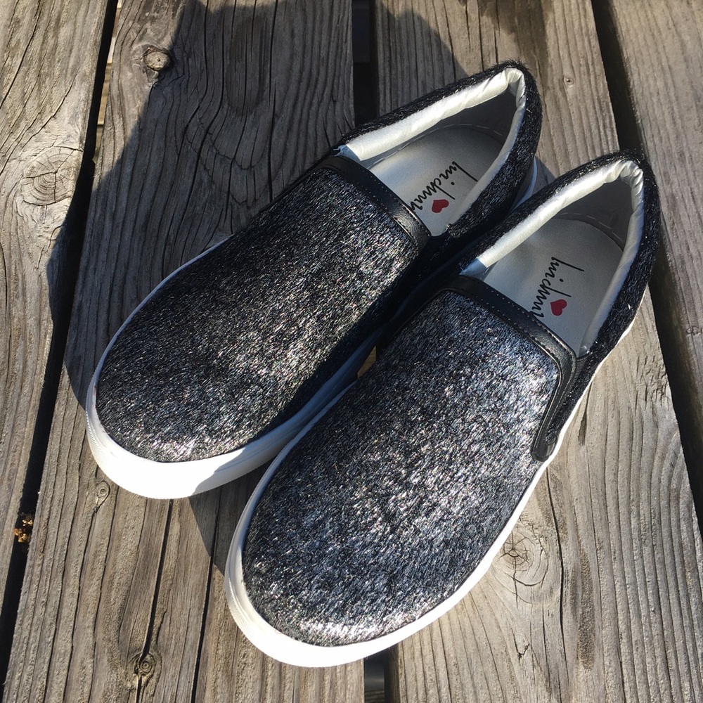 5️⃣🌟! Luichiny Silver Fur Sneakers! NEW!